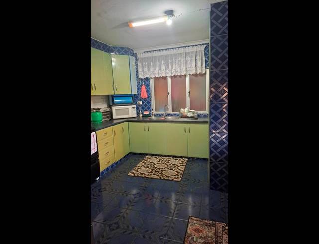 4 BEDROOM HOUSE FOR SALE IN CROSSMOOR